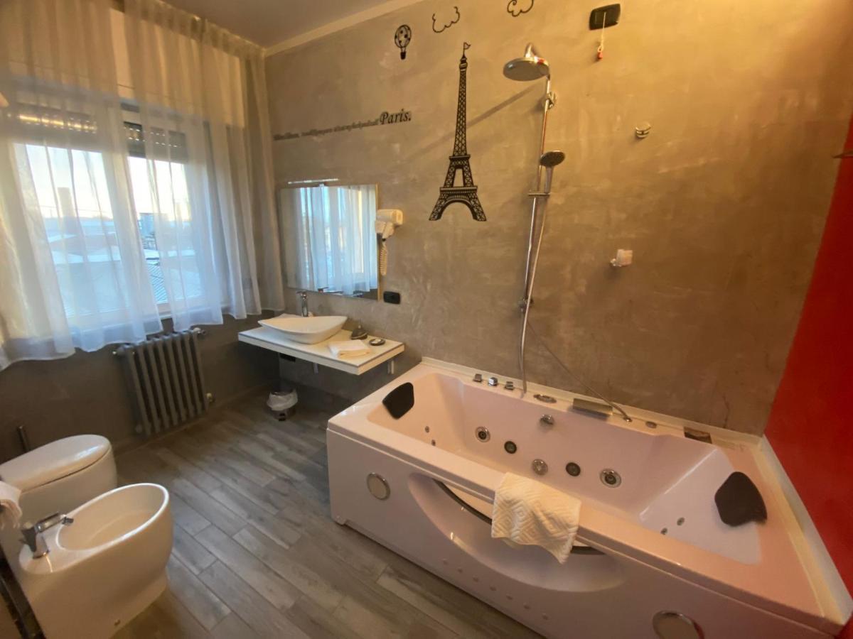 B2In Suite & Office Capriate San Gervasio Exterior foto