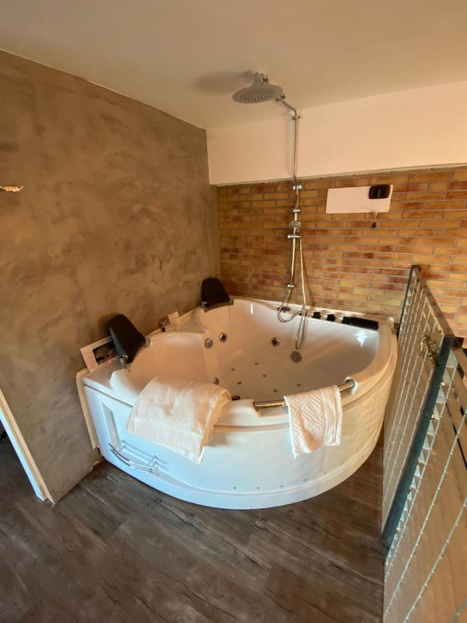 B2In Suite & Office Capriate San Gervasio Exterior foto