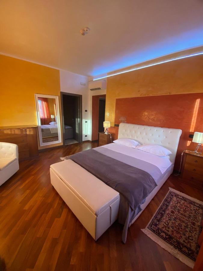 B2In Suite & Office Capriate San Gervasio Exterior foto