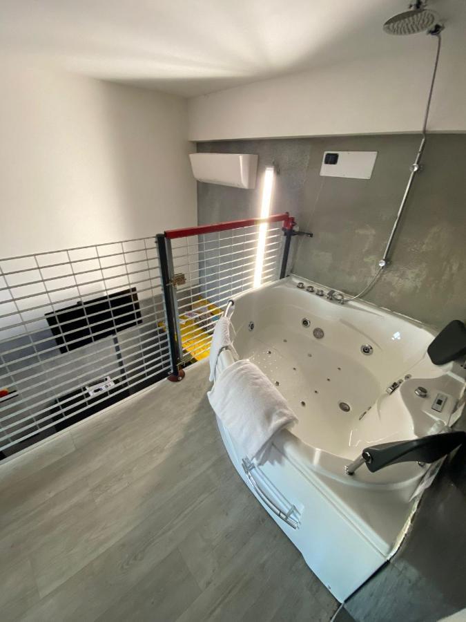 B2In Suite & Office Capriate San Gervasio Exterior foto